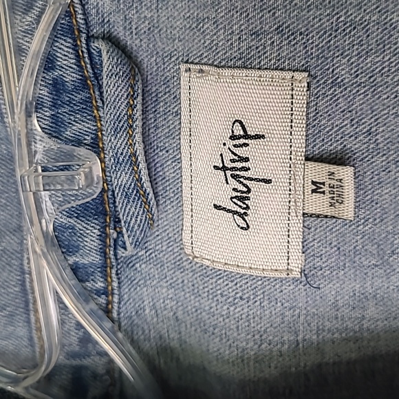 Daytrip Light Blue Distressed Denim Jacket Size Medium - Picture 7 of 8